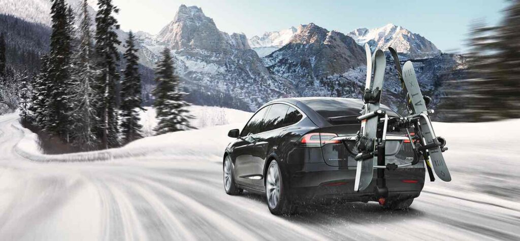 Tesla de chauffeur VTC Djems au ski