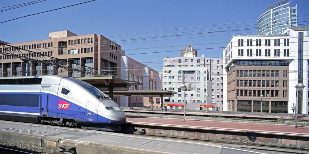 le taxi vous transporte à la Gare Part Dieu